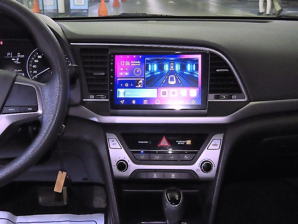 HYUNDAI Avante - Vista 11