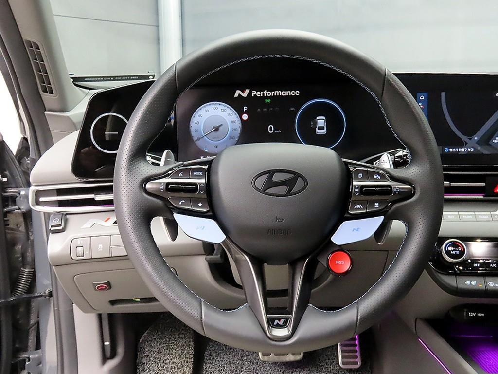 HYUNDAI Avante - Vista 9