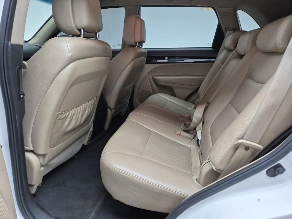 KIA Sorento - Vista 11