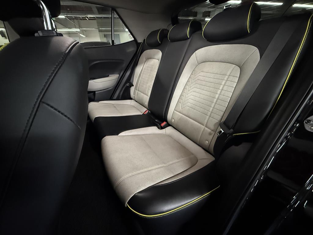 HYUNDAI Venue - Vista 6