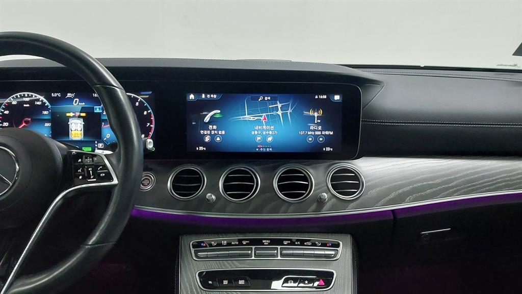 Mercedes Benz E class - Vista 9