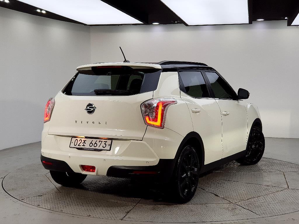 Ssangyong Tivoli - Vista 4