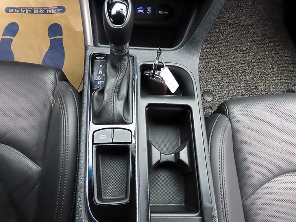 HYUNDAI Sonata - Vista 10