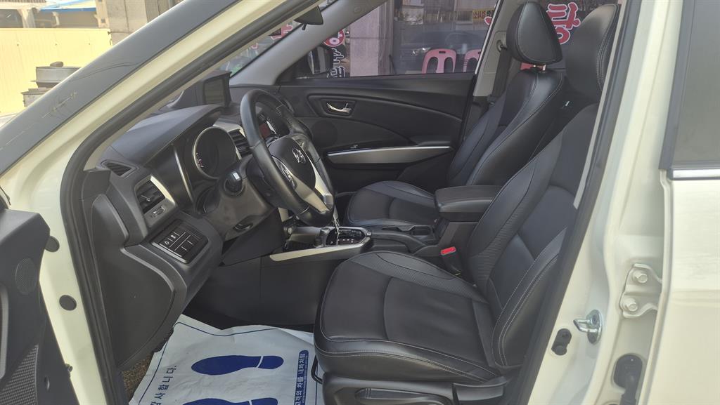 Ssangyong Tivoli 2015 Blanco - Importación desde Corea - HF Imports Iquique - Foto 13
