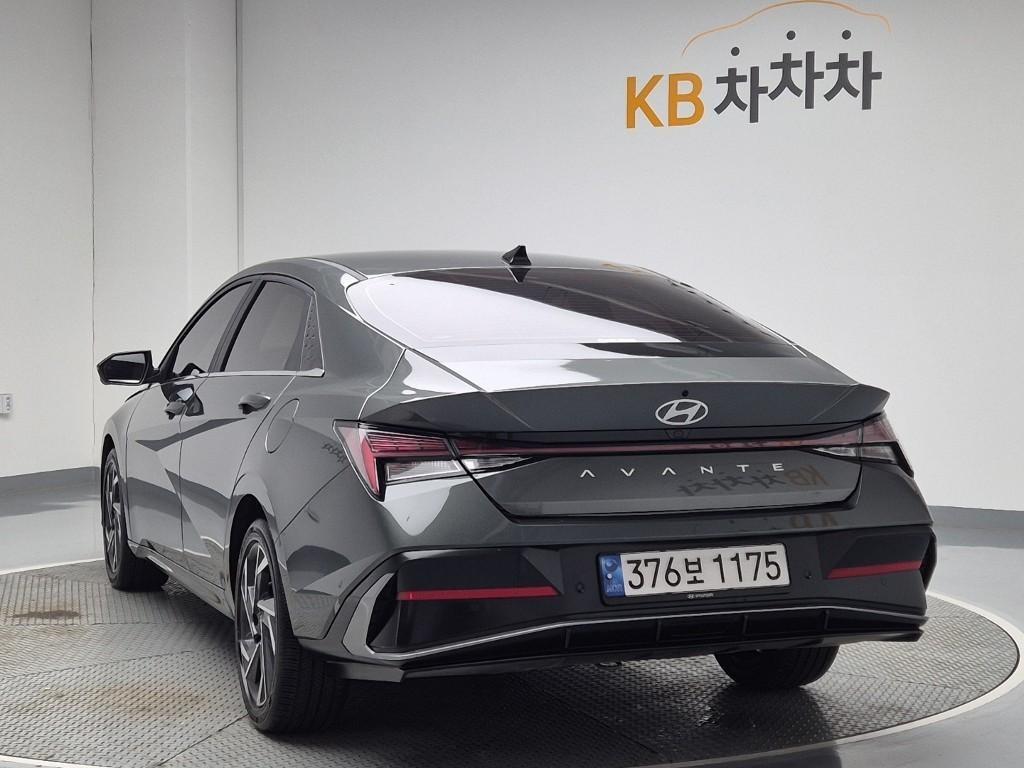 HYUNDAI Avante - Vista 4