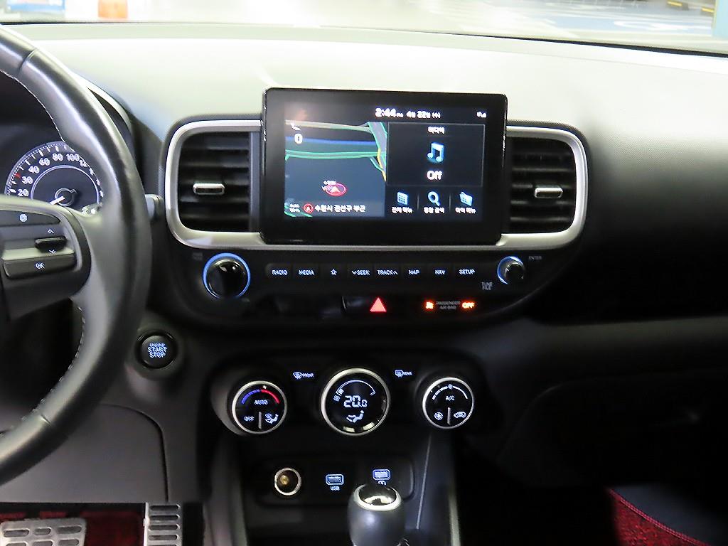 HYUNDAI Venue - Vista 11