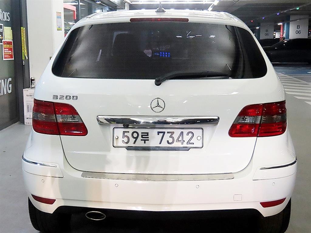 Mercedes Benz B Class (MY B) - Vista 4