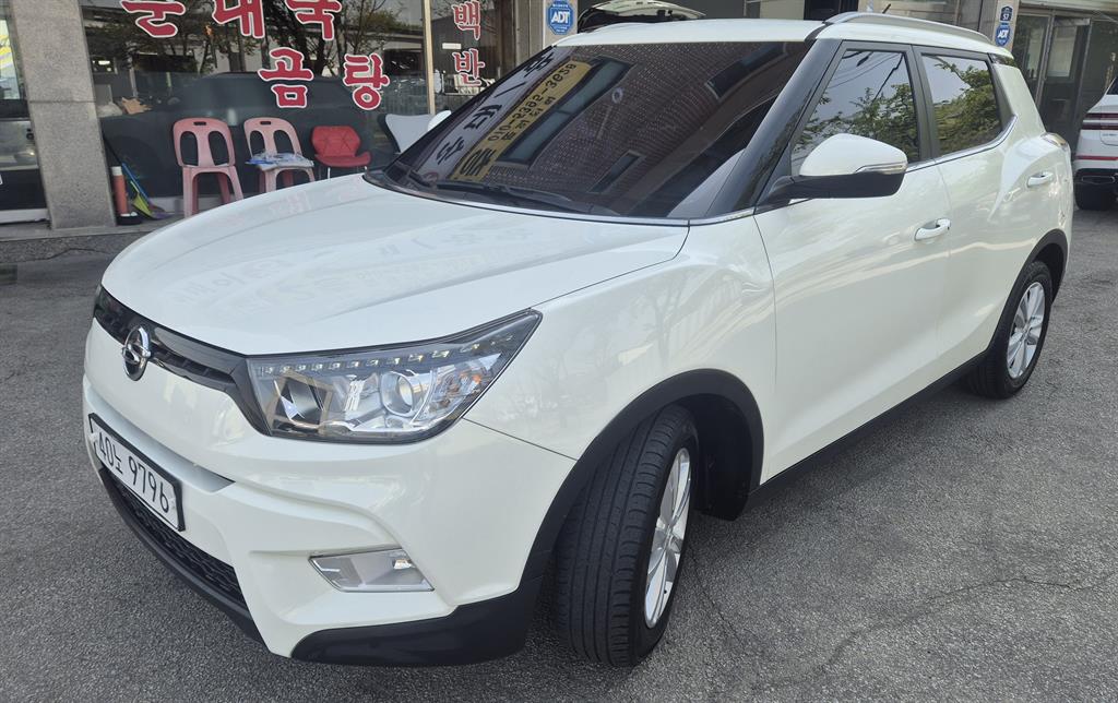 Ssangyong Tivoli 2015 Blanco - Importación desde Corea - HF Imports Iquique - Foto 1