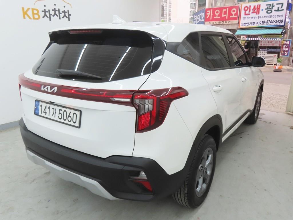 KIA Seltos - Vista 3
