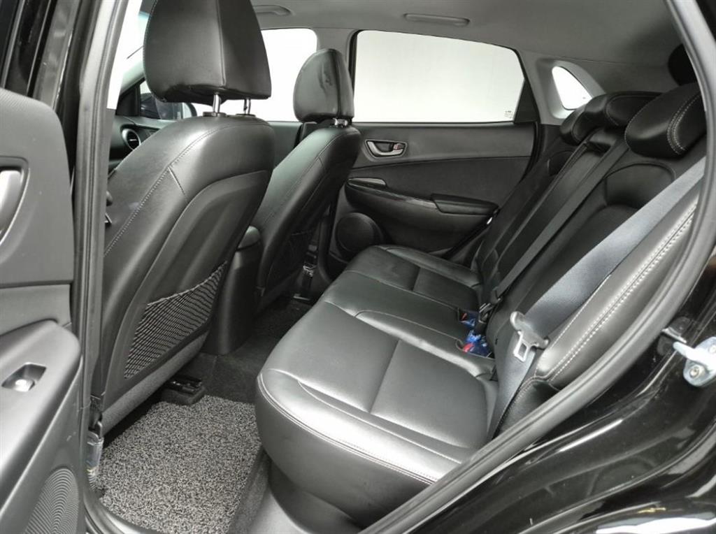 HYUNDAI Kona - Vista 12