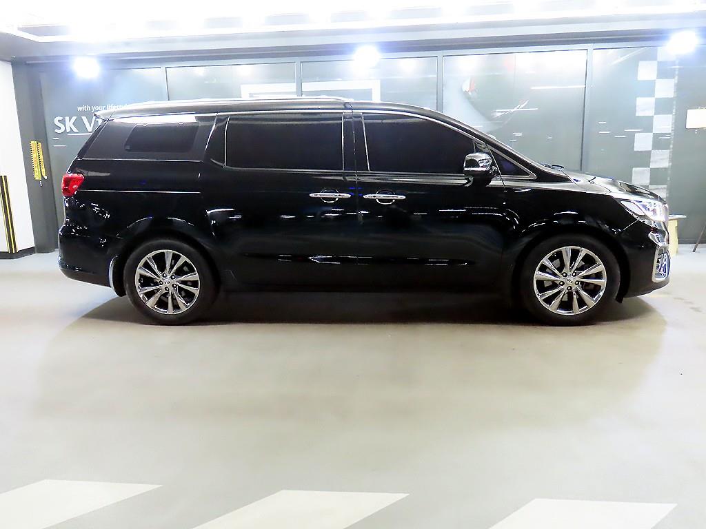 KIA Carnival - Vista 3