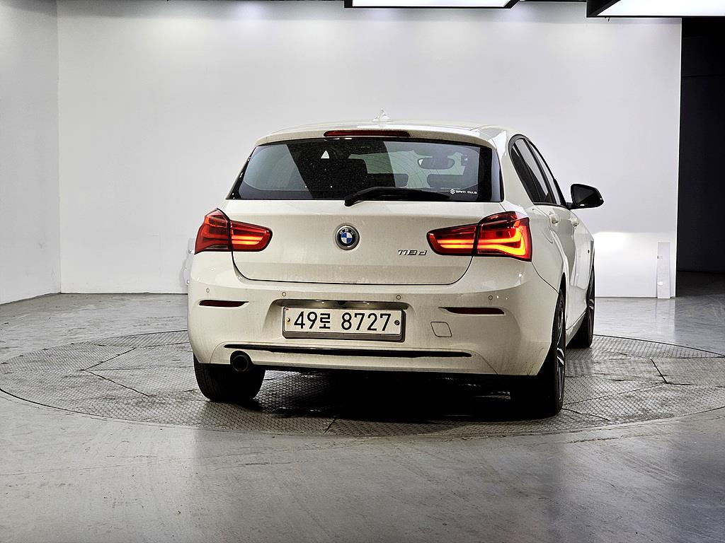 BMW 1 series - Vista 3