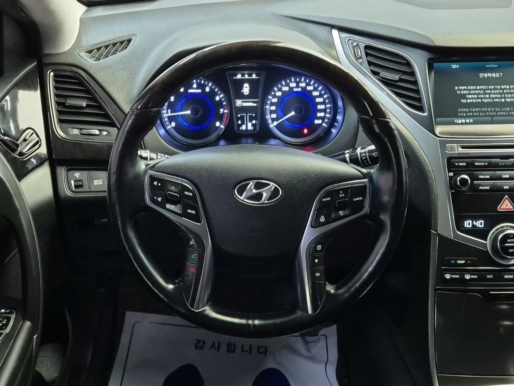 HYUNDAI Grandeur - Vista 9