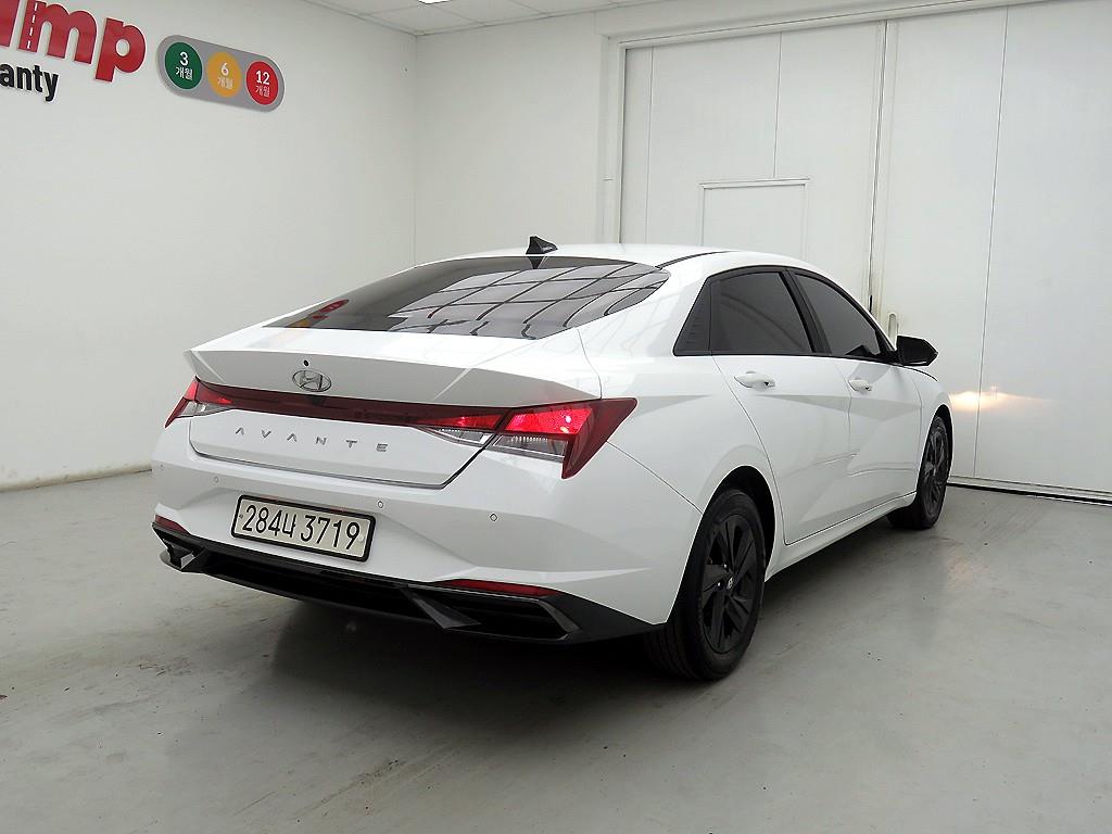 HYUNDAI Avante - Vista 4