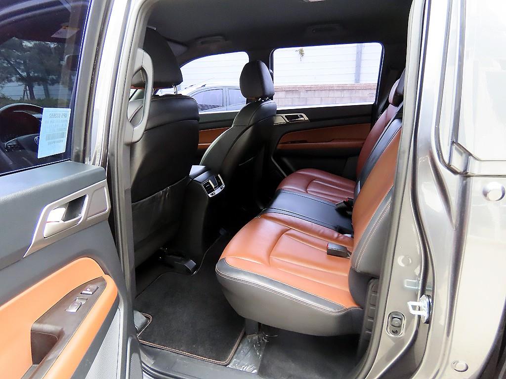 Ssangyong Rexton - Vista 6