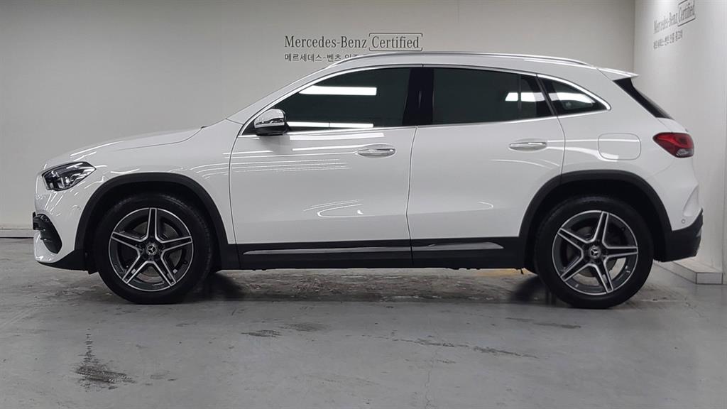 Mercedes Benz GLA Class - Vista 5