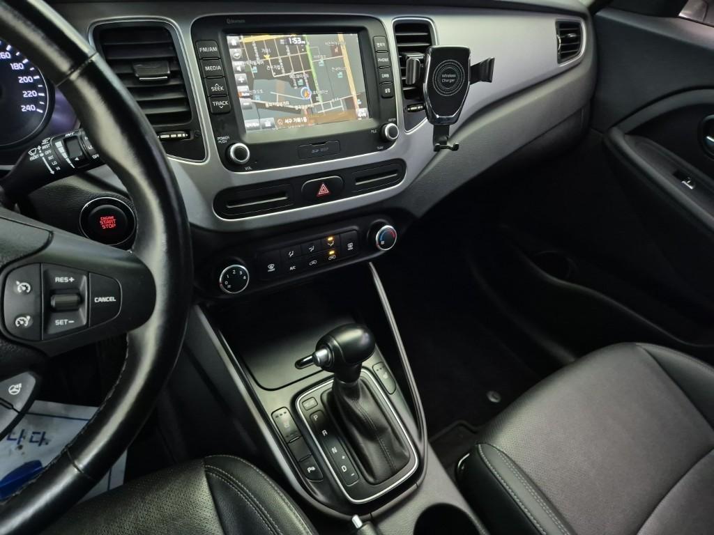 KIA Carens - Vista 10