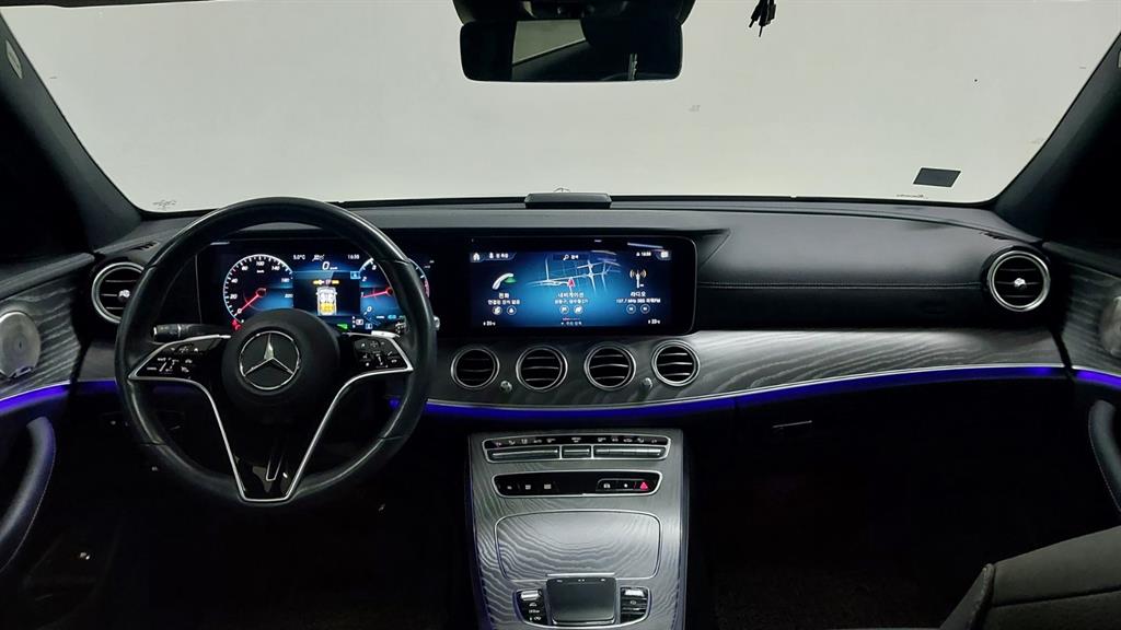 Mercedes Benz E class - Vista 10