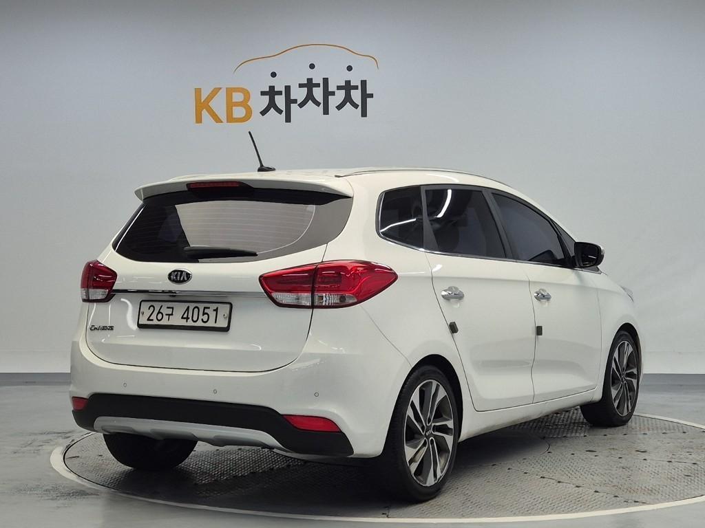 KIA Carens - Vista 4