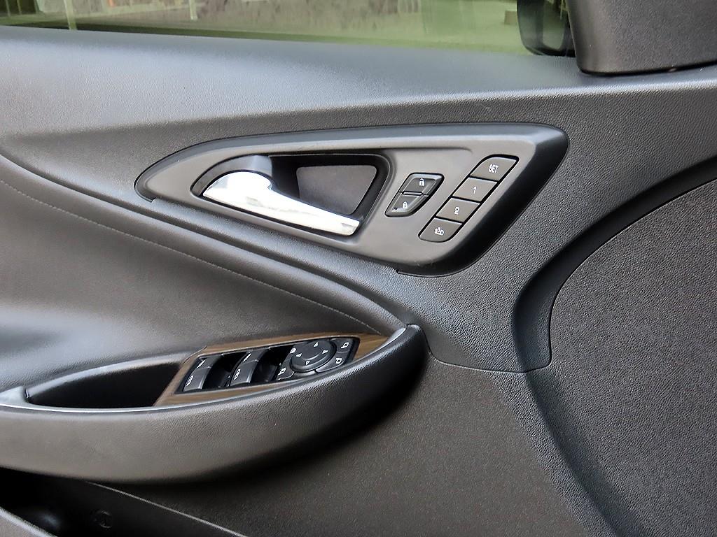 Chevrolet Malibu - Vista 11