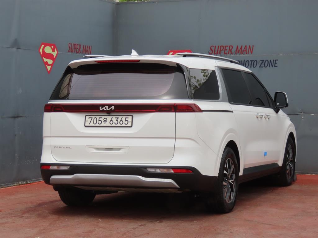 KIA Carnival - Vista 5