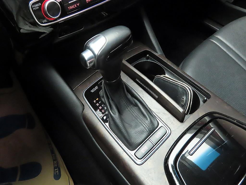 KIA K9 - Vista 10