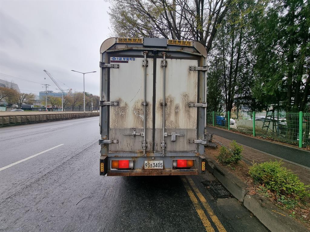 medium and large cargo truck - Vista 4