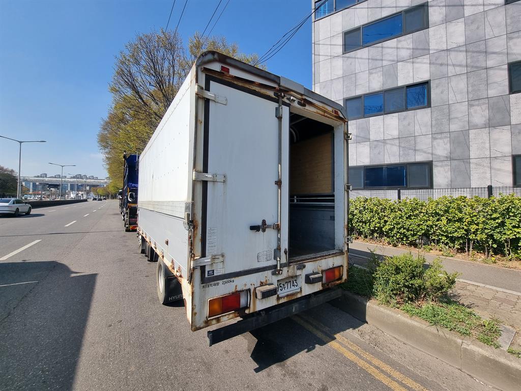 medium and large cargo truck - Vista 4