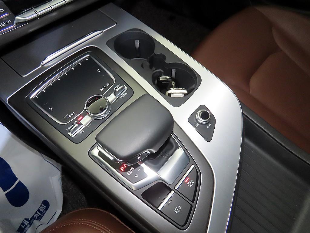 Audi Q7 - Vista 12