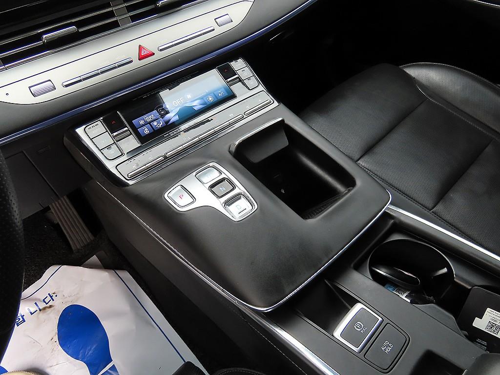 HYUNDAI Grandeur - Vista 11