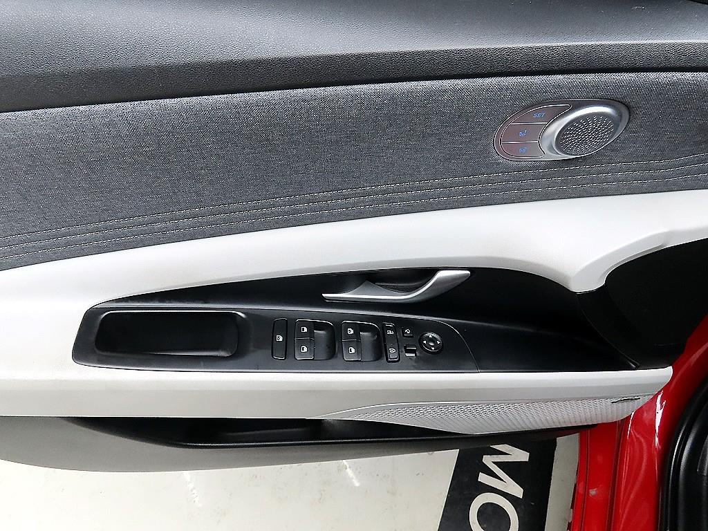 HYUNDAI Avante - Vista 11