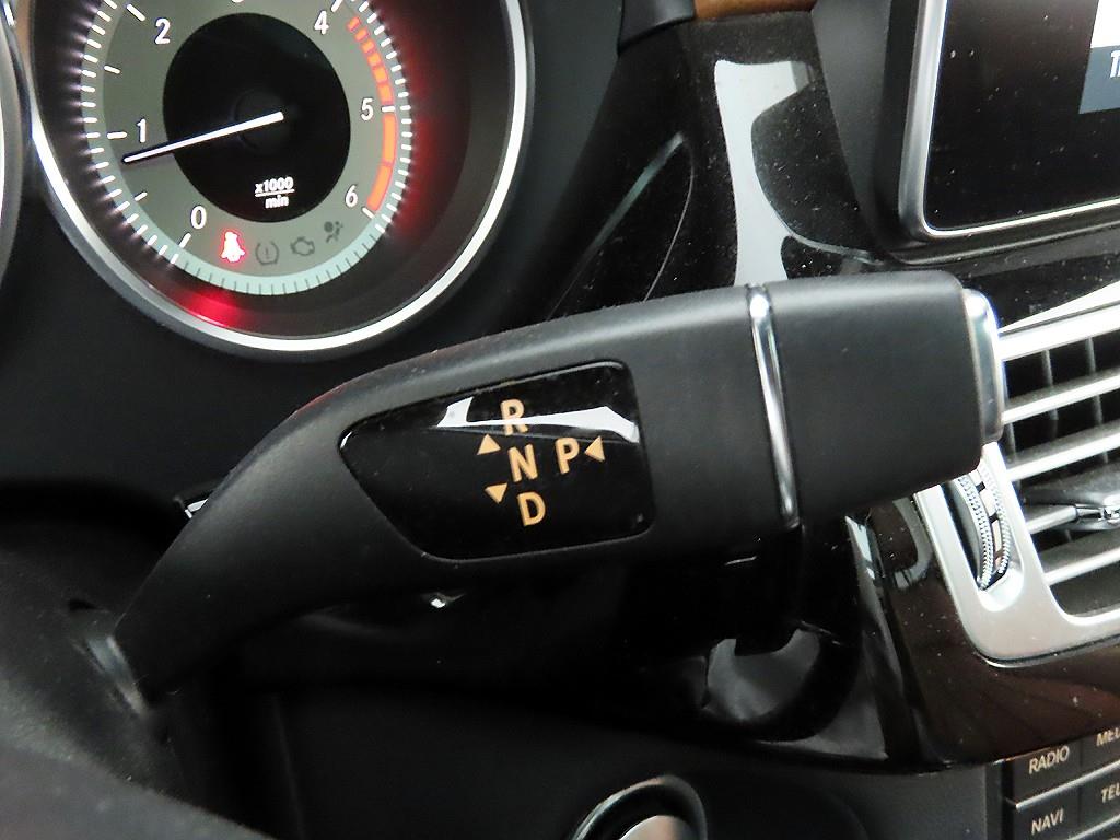 Mercedes Benz CLS Class - Vista 10