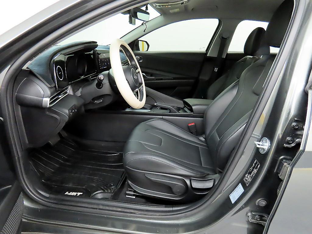 HYUNDAI Avante - Vista 5