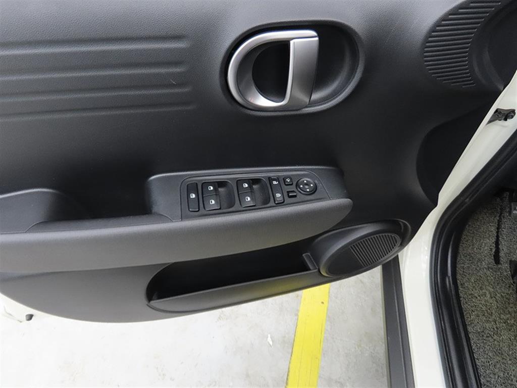 HYUNDAI Casper - Vista 12