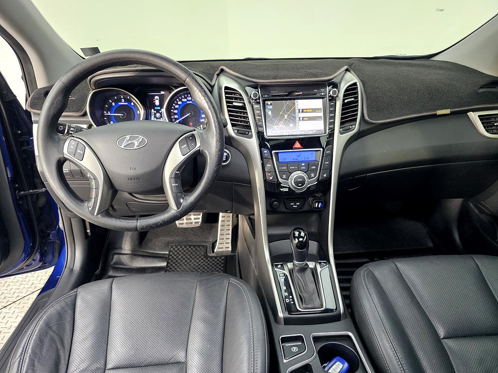 HYUNDAI i30 - Vista 5