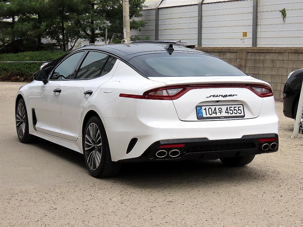 KIA Stinger - Vista 3