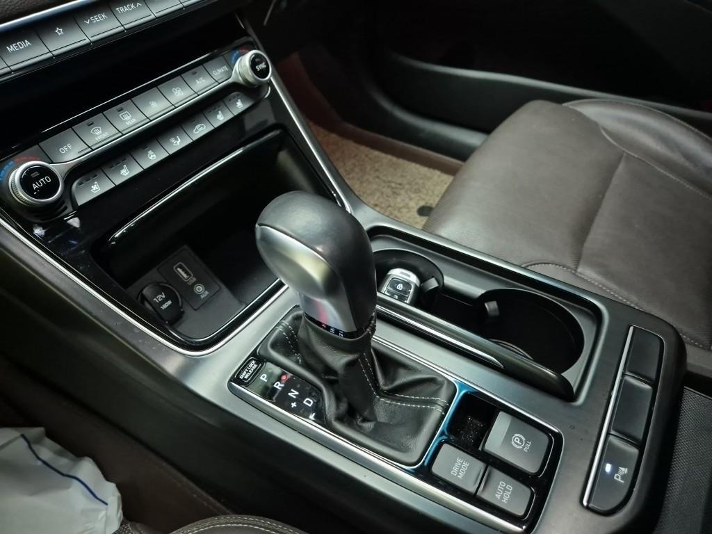 HYUNDAI Grandeur 2018 Negro - Importación desde Corea - HF Imports Iquique - Foto 17