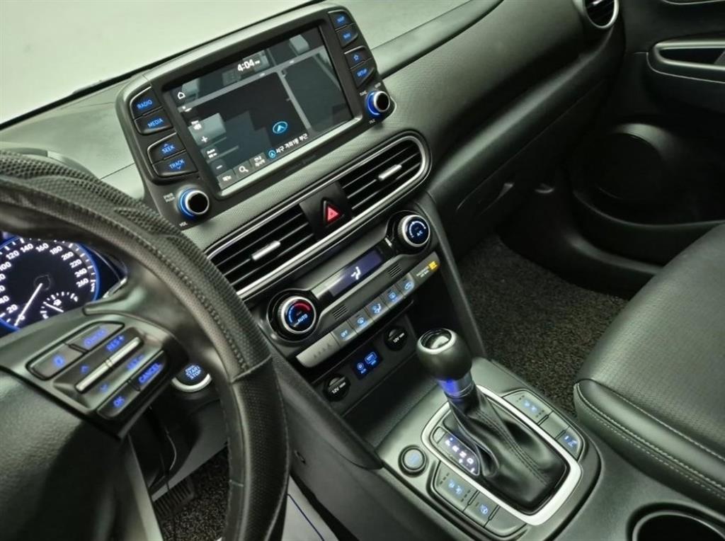 HYUNDAI Kona - Vista 10