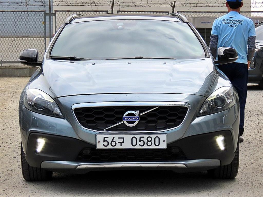 Volvo V40 2016 Gris - Importación desde Corea - HF Imports Iquique - Foto 1