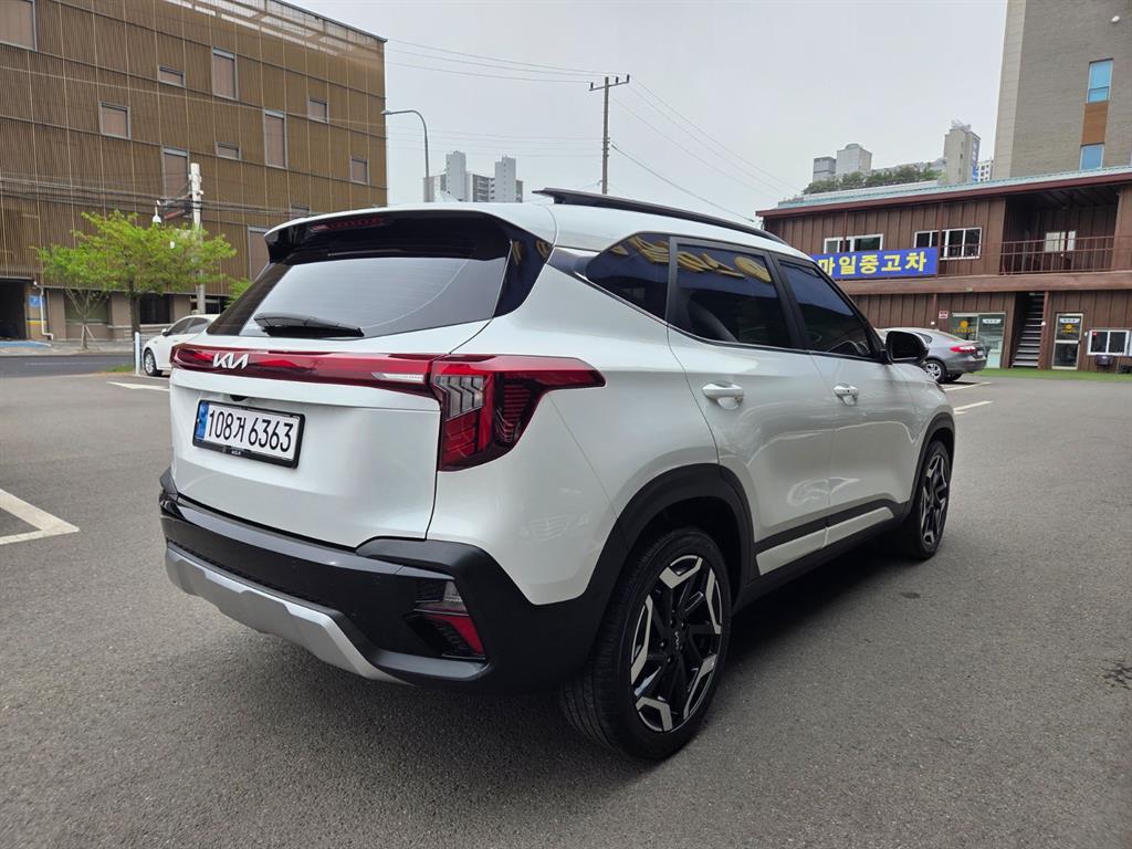 KIA Seltos - Vista 4