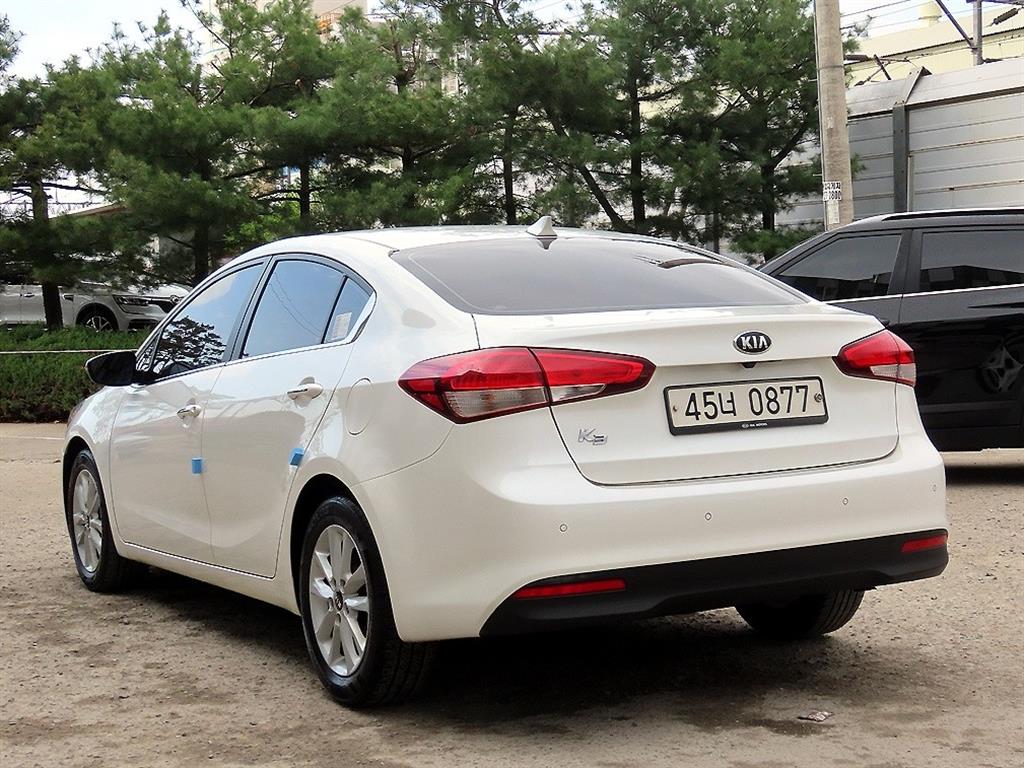 KIA K3 - Vista 3