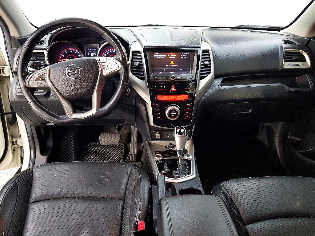 Ssangyong Tivoli - Vista 5