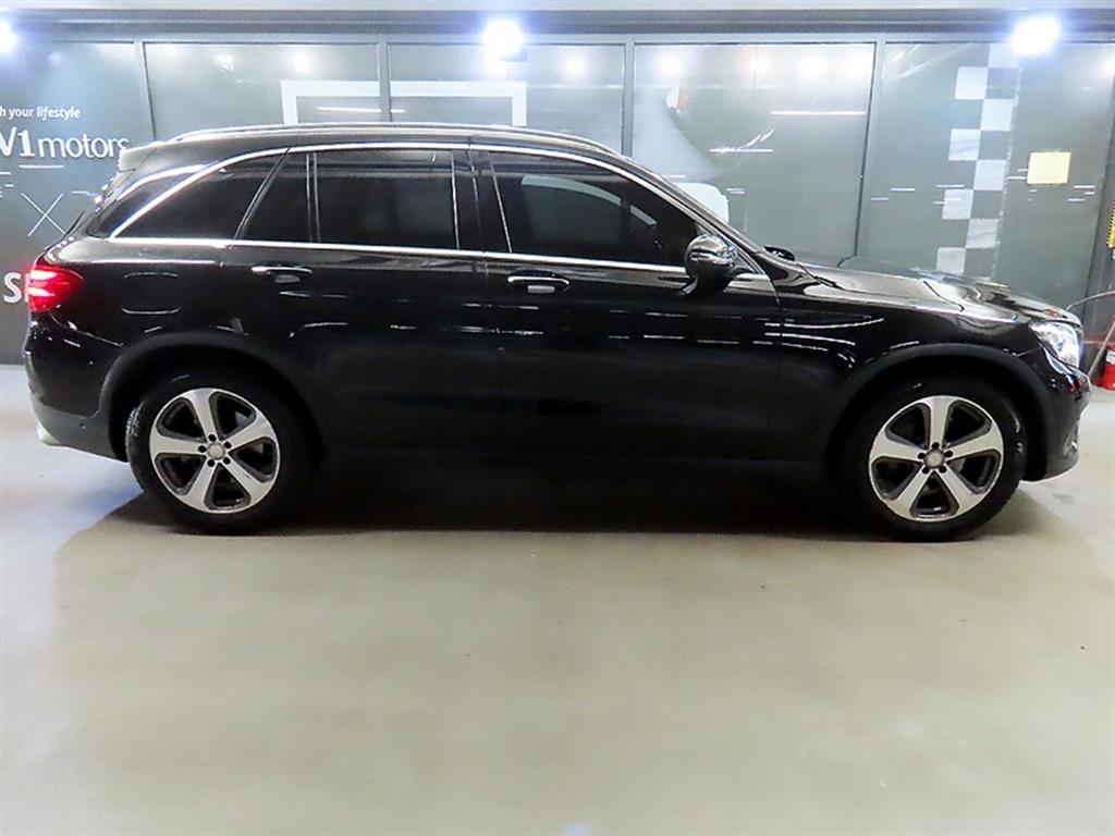 Mercedes Benz GLC Class - Vista 3