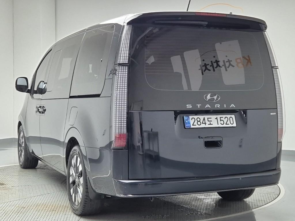HYUNDAI Staria - Vista 4