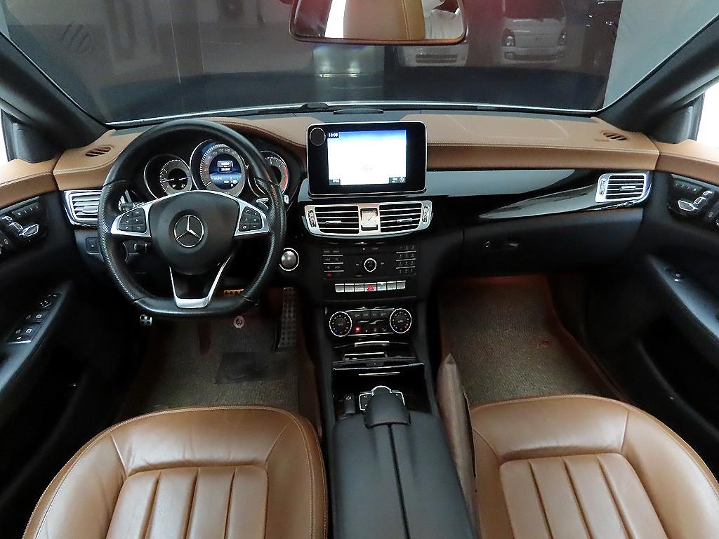 Mercedes Benz CLS Class - Vista 8