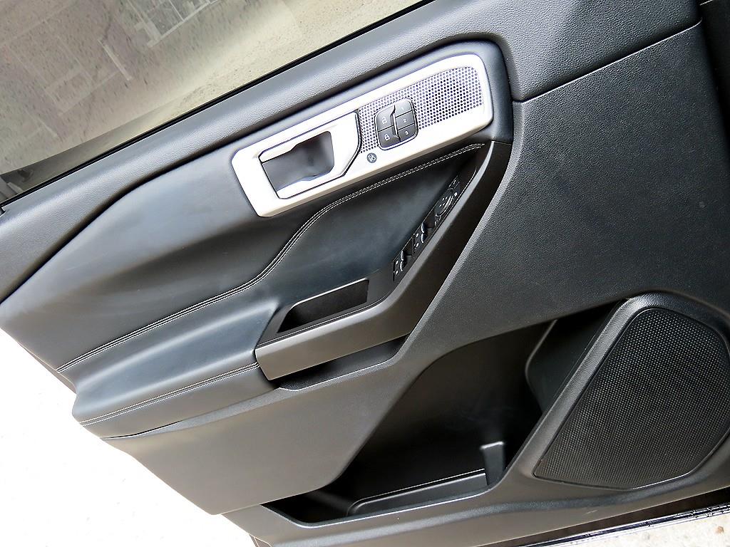 Ford Explorer - Vista 11