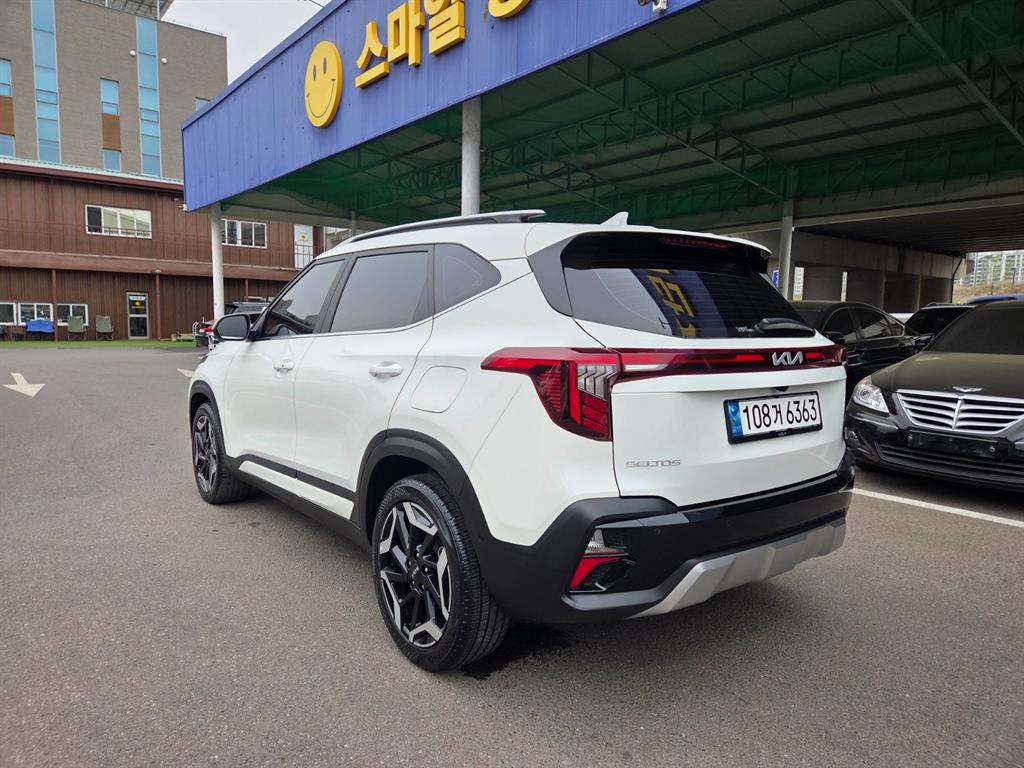KIA Seltos - Vista 6