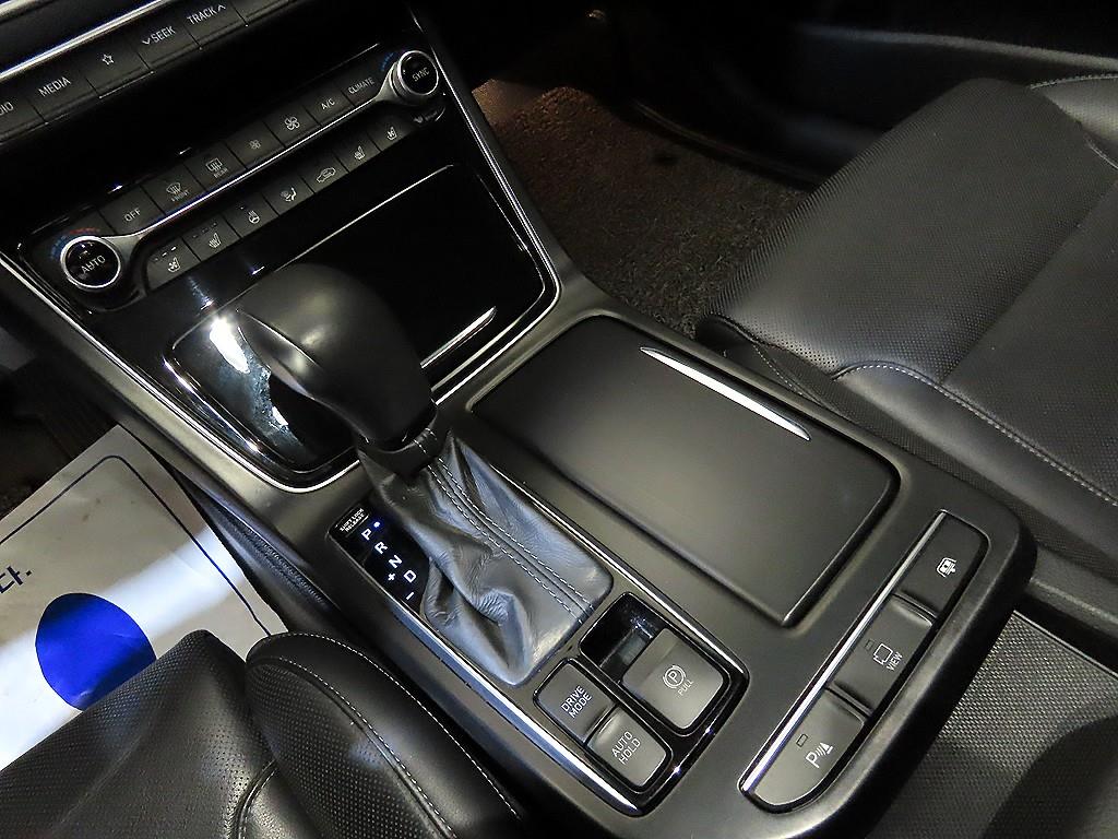 HYUNDAI Grandeur - Vista 12