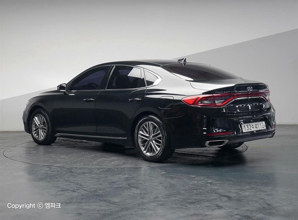 HYUNDAI Grandeur - Vista 2