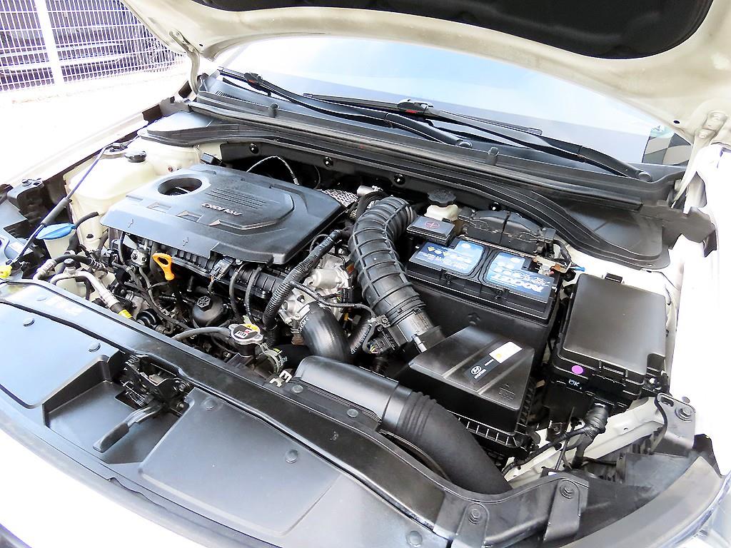 HYUNDAI Avante 2017 Blanco - Importación desde Corea - HF Imports Iquique - Foto 18